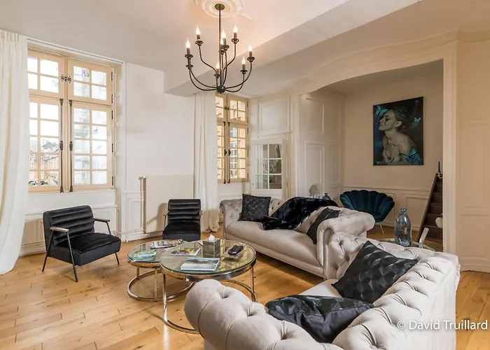 Suites Mana - Matahina Avec Vue Superbe Sur La Place Ducale Et Parking Prive Inclus
