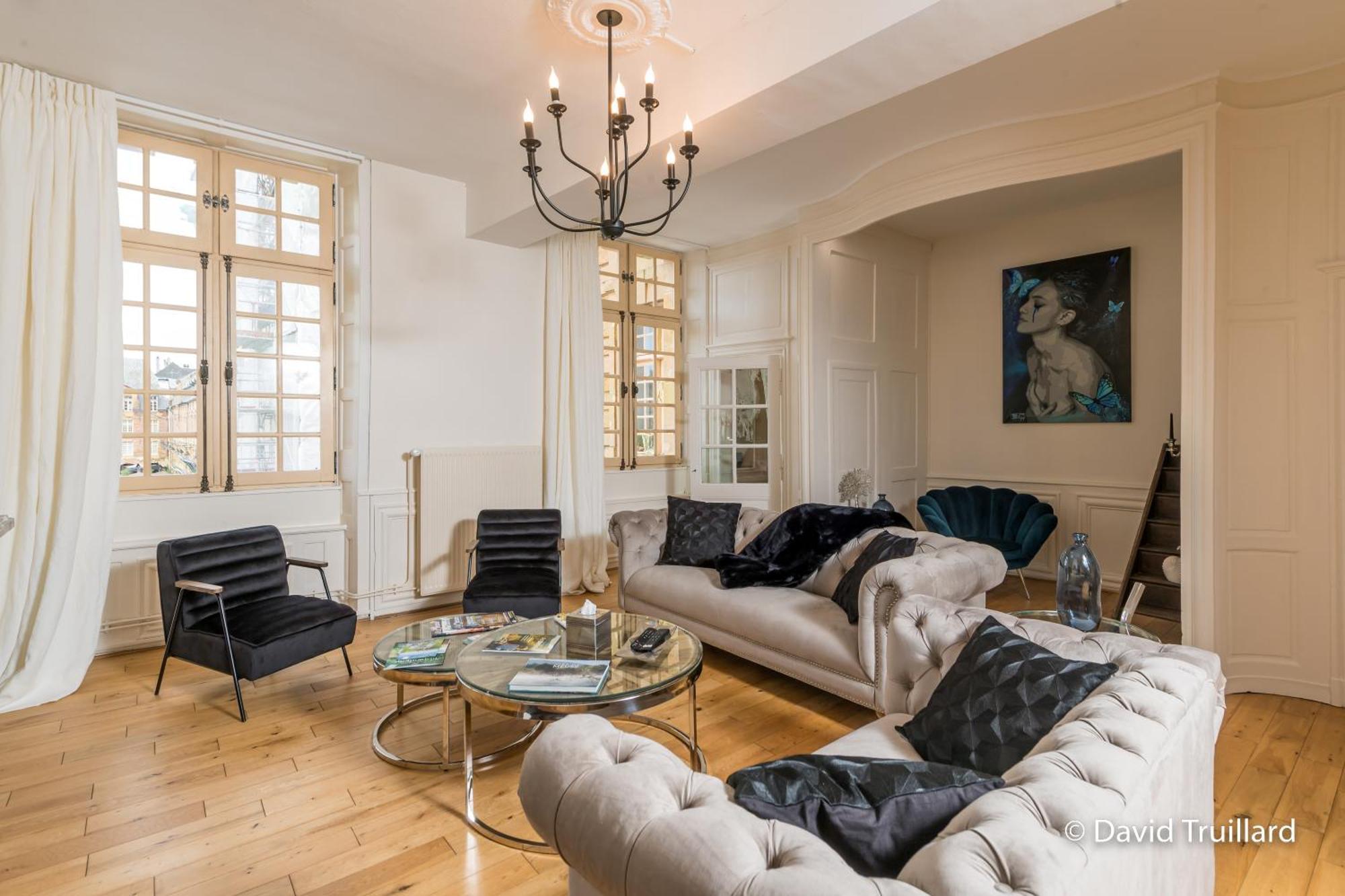 Apartment Mana - Matahina Avec Vue Superbe Sur La Place Ducale Et Parking Prive Inclus